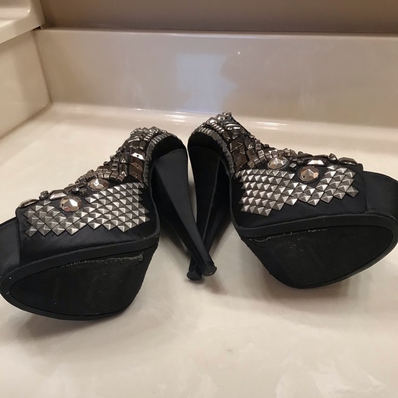 Black Studded Platform Heels - Picture 5 of 6
